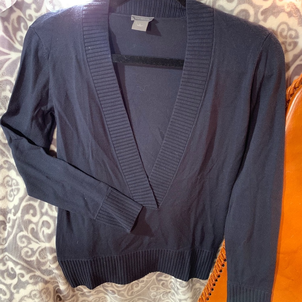 Ann Taylor V-neck sweater, navy blue
